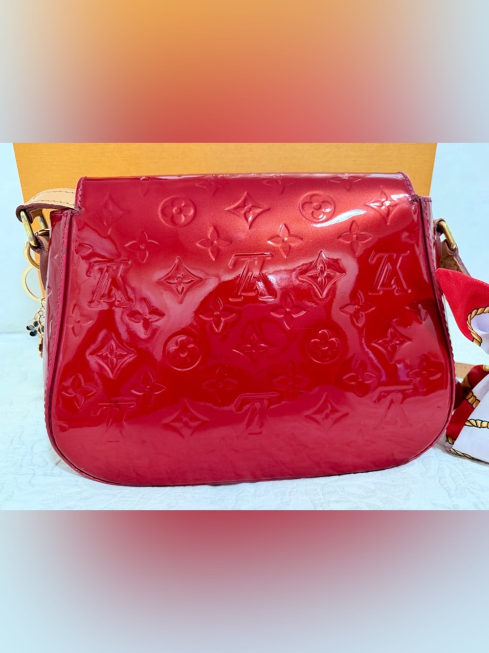 ✨ Gorgeous Gift! Louis Vuitton Pomme D’Amour Monogram Vernis Bellflower PM ✨ - Picture 4 of 14